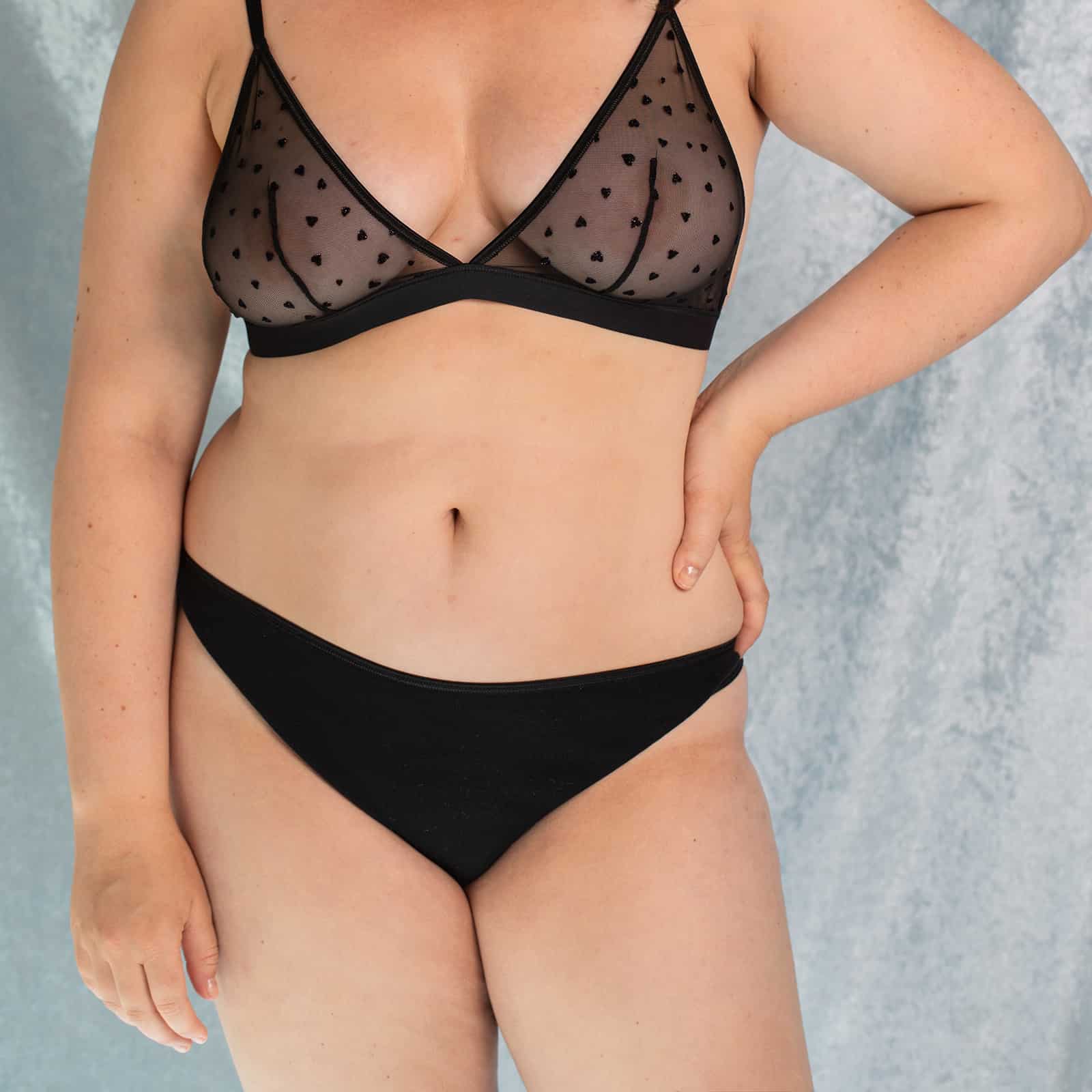 060_1042_©Maeva DelacroixOLLY-soutien-gorge-et-culotte-Amour-en-tulle-recycle-coton-bio