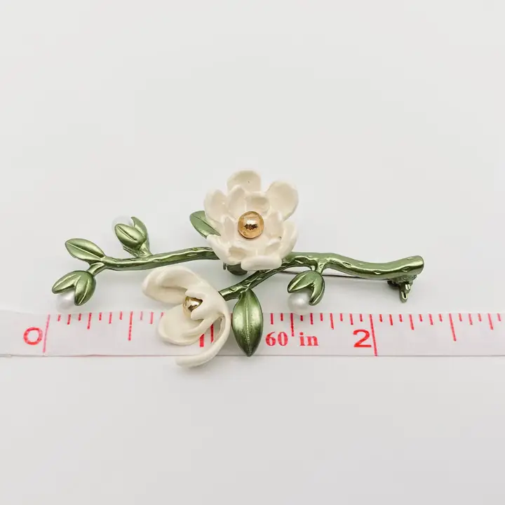 Broche magniola sur tige 3