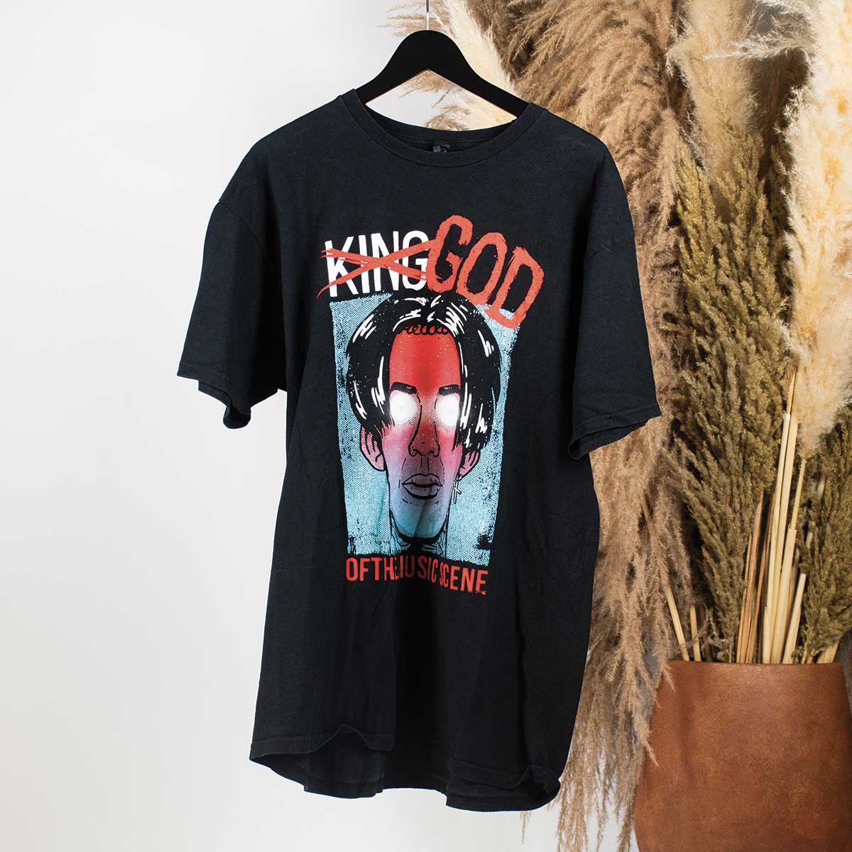Tulles King God