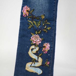 Jean neuf brodé sur l'avant – Image 4