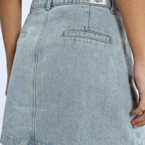 Jupe courte à strass