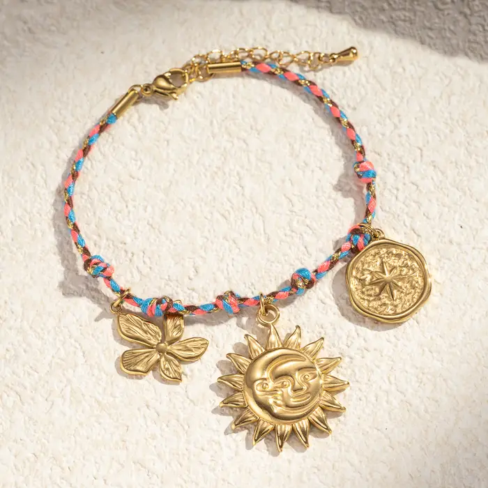 Bracelet corde tressée breloques